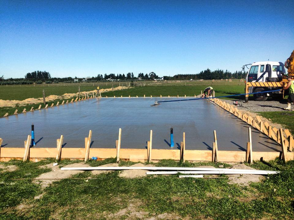 Our team working on a rural steel farming shed in Canterbury